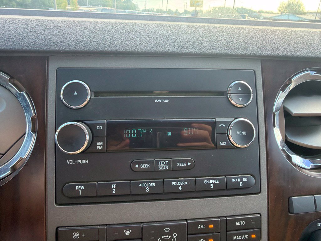 Used 2011 Ford F250 Lariat RWD image 21
