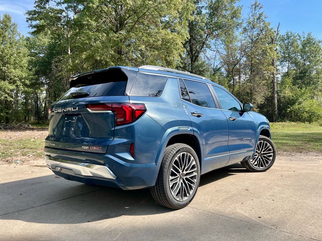 New 2026 GMC Terrain Denali w/ LPO, Floor Liner Package image 4