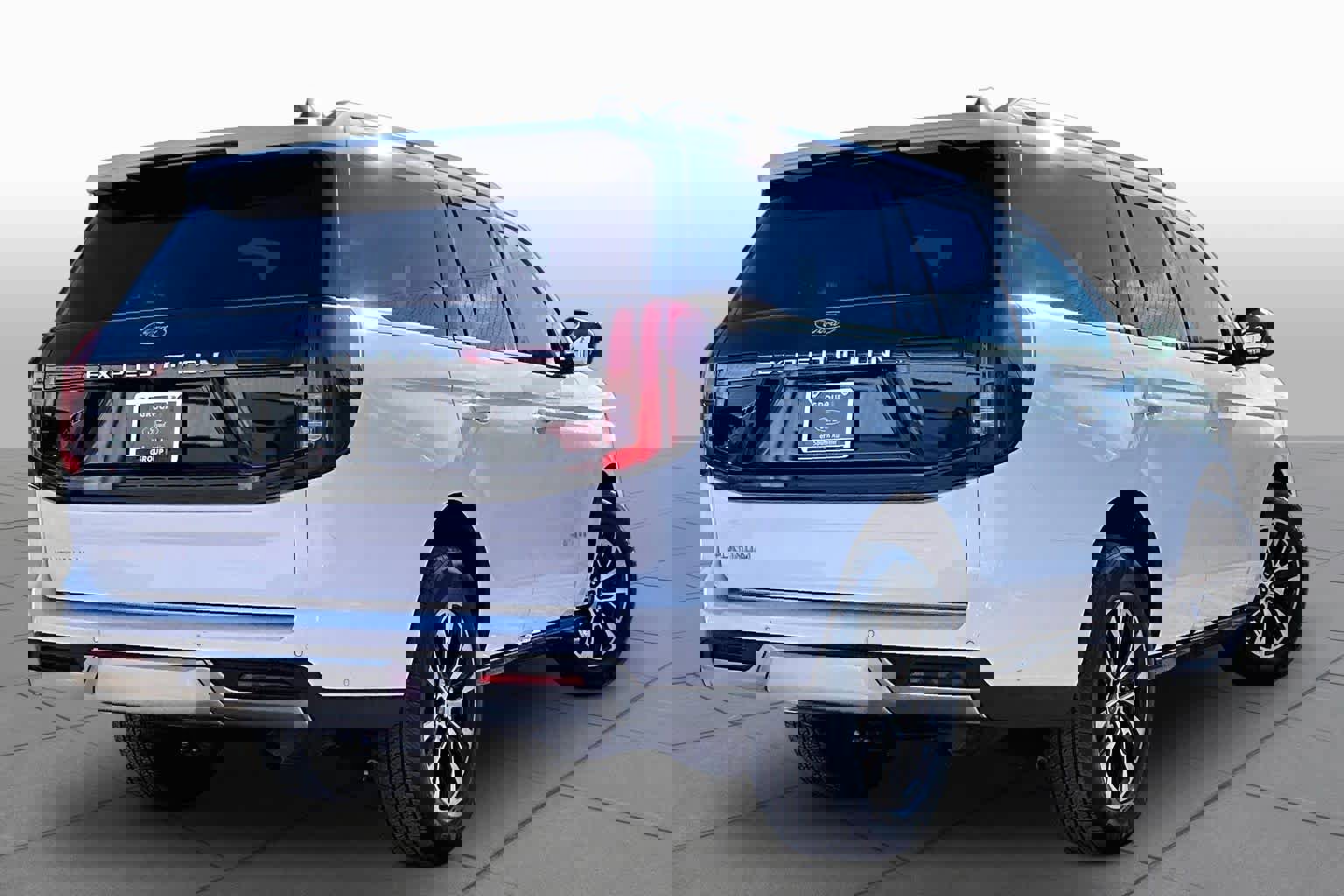 Used 2025 Ford Expedition Platinum image 18