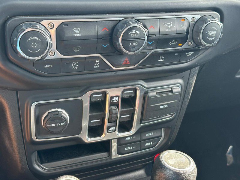 Used 2023 Jeep Wrangler Unlimited Sahara AWD/4WD image 21