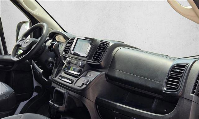 Used 2024 RAM ProMaster 2500 w/ Convenience Group image 20