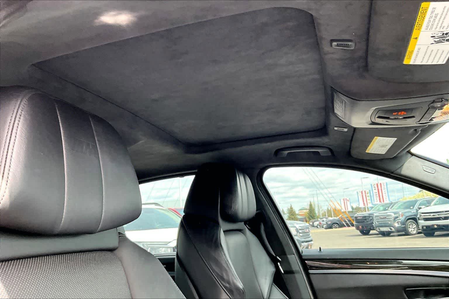 Used 2013 BMW M5 RWD image 30