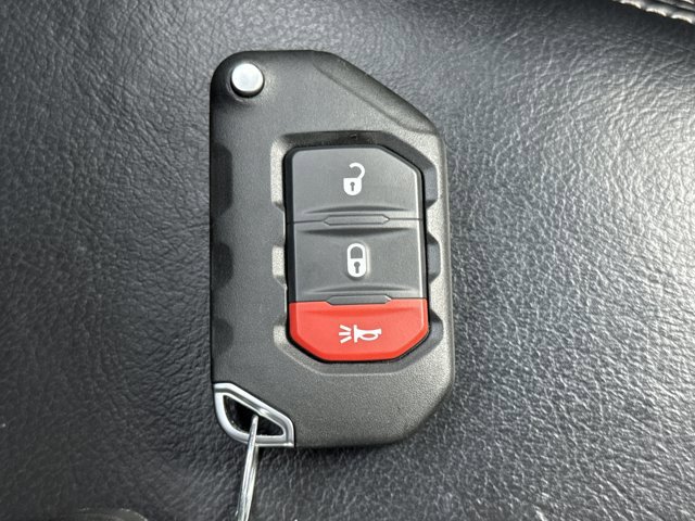 Used 2023 Jeep Wrangler Unlimited Sahara image 23