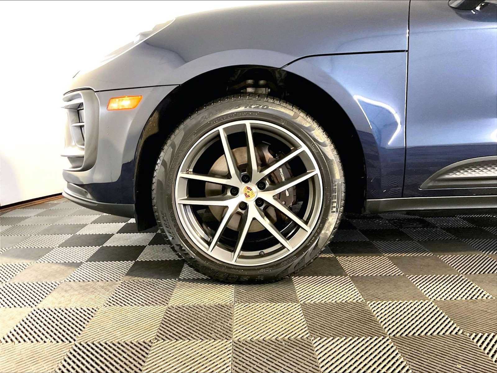 Certified 2023 Porsche Macan AWD/4WD image 11