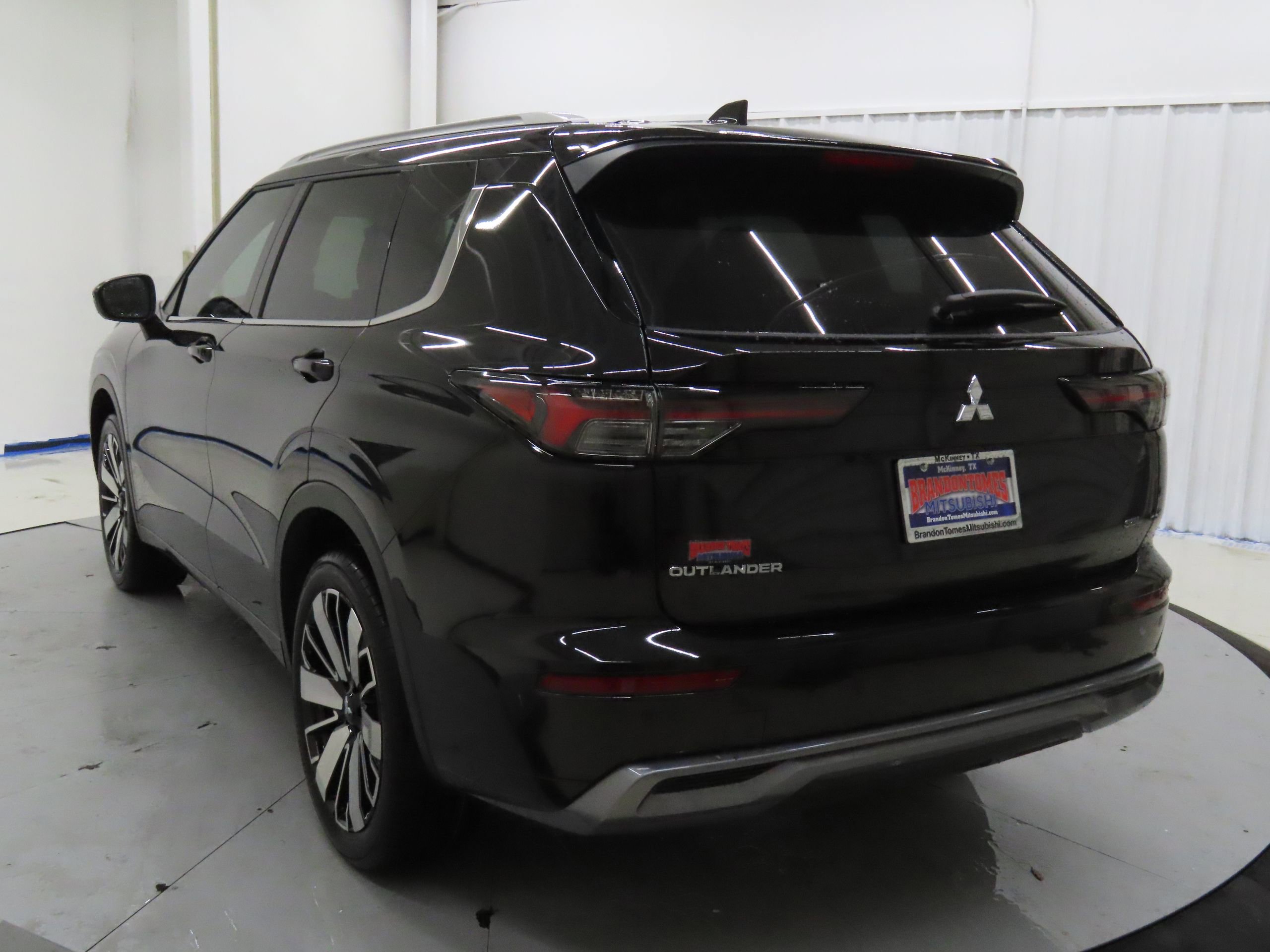 New 2025 Mitsubishi Outlander SEL image 5