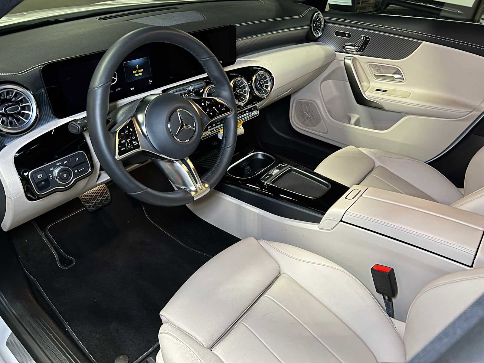 Certified 2025 Mercedes-Benz CLA 250 4MATIC image 24