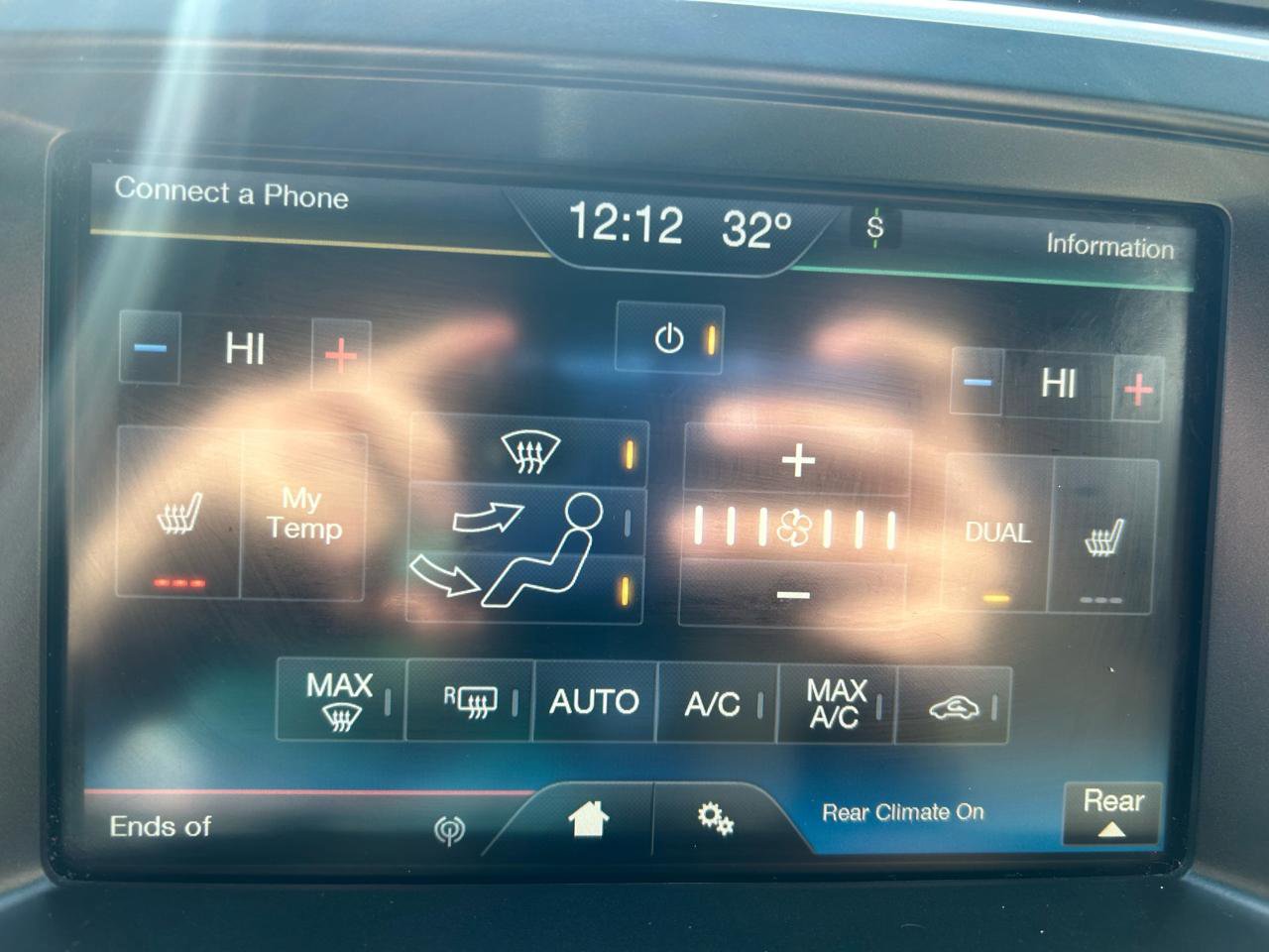 Used 2016 Ford Explorer XLT image 24