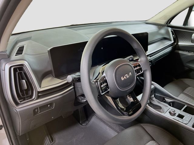 Certified 2024 Kia Sorento LX image 9