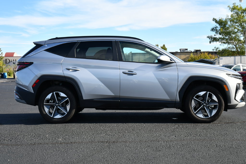 Used 2025 Hyundai Tucson SEL AWD/4WD image 7