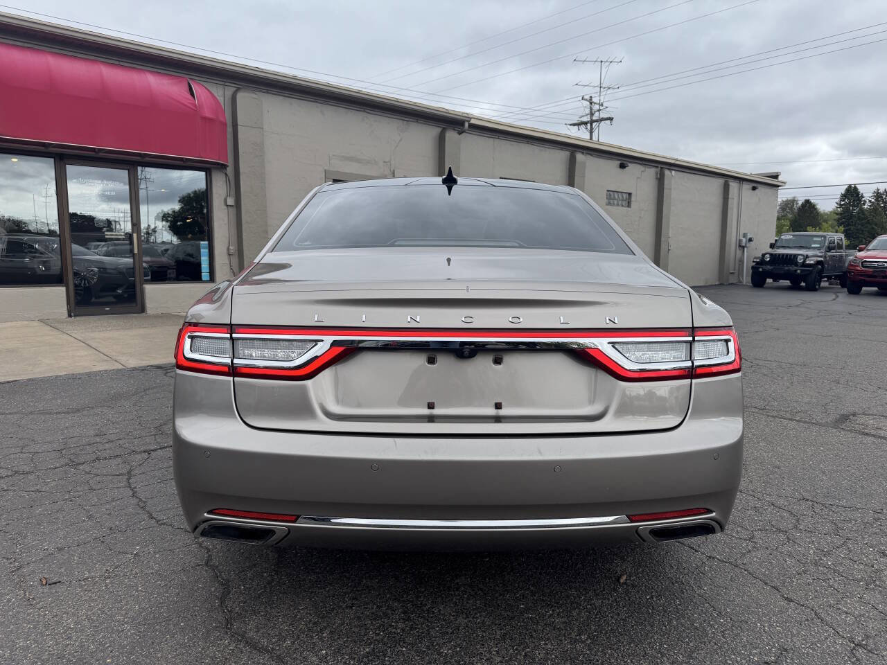 Used 2019 Lincoln Continental Reserve AWD/4WD image 4