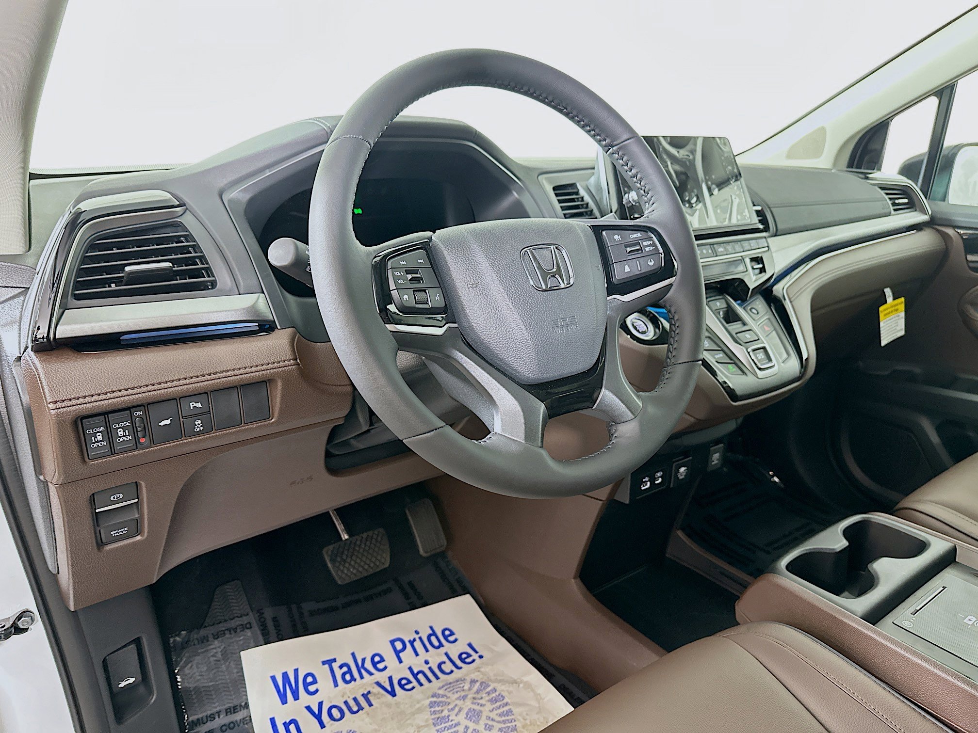 New 2026 Honda Odyssey Touring image 9