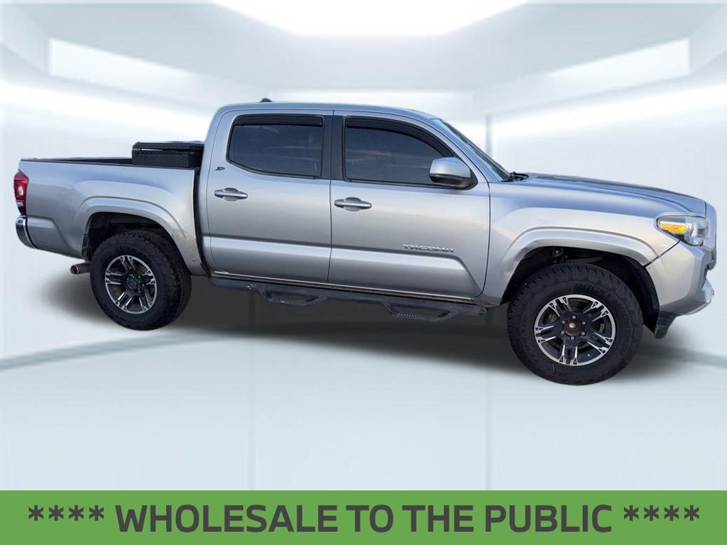 Used 2016 Toyota Tacoma SR5 w/ Towing Package RWD image 2