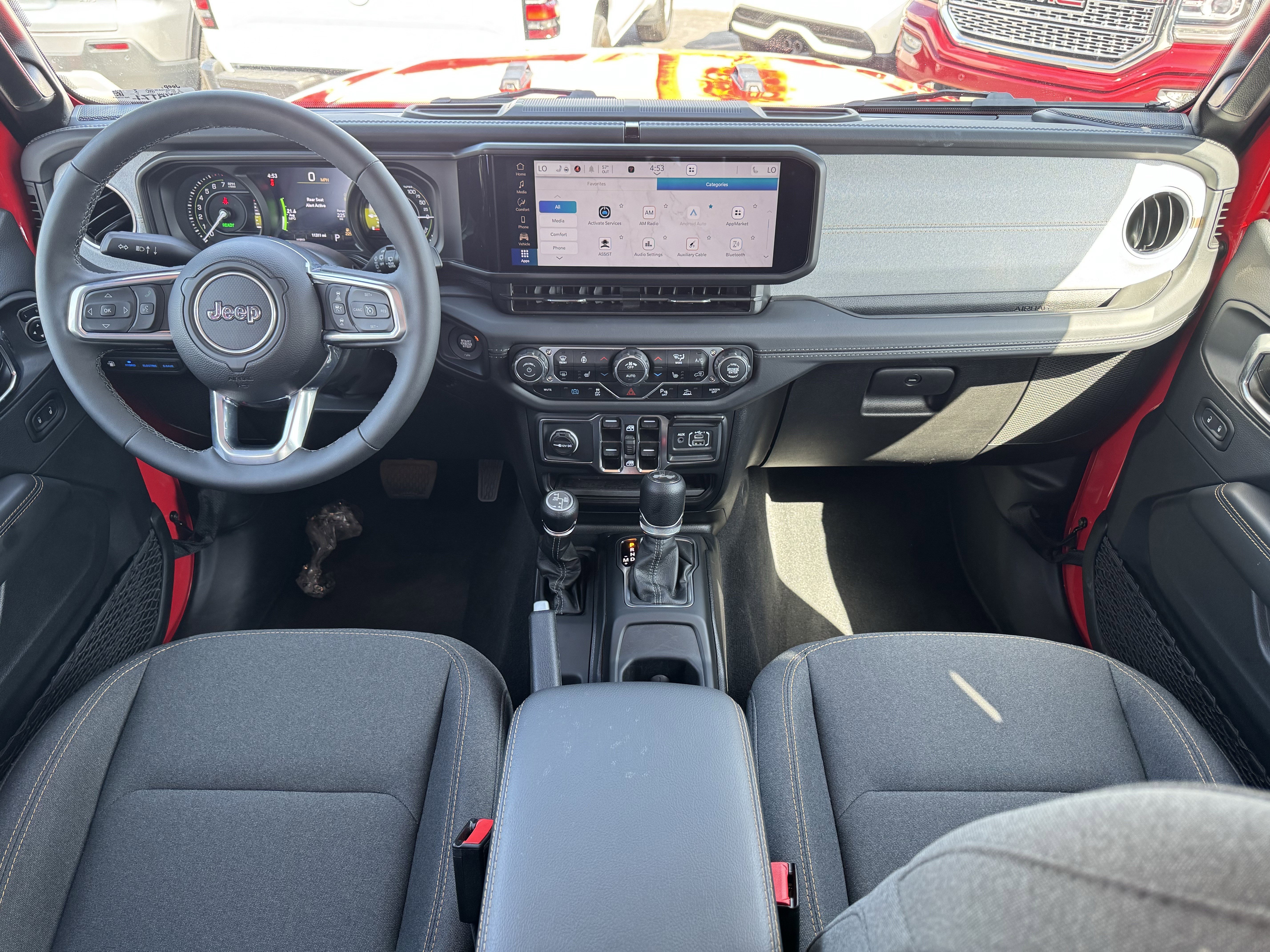 Used 2025 Jeep Wrangler Sahara w/ Safety Group image 33