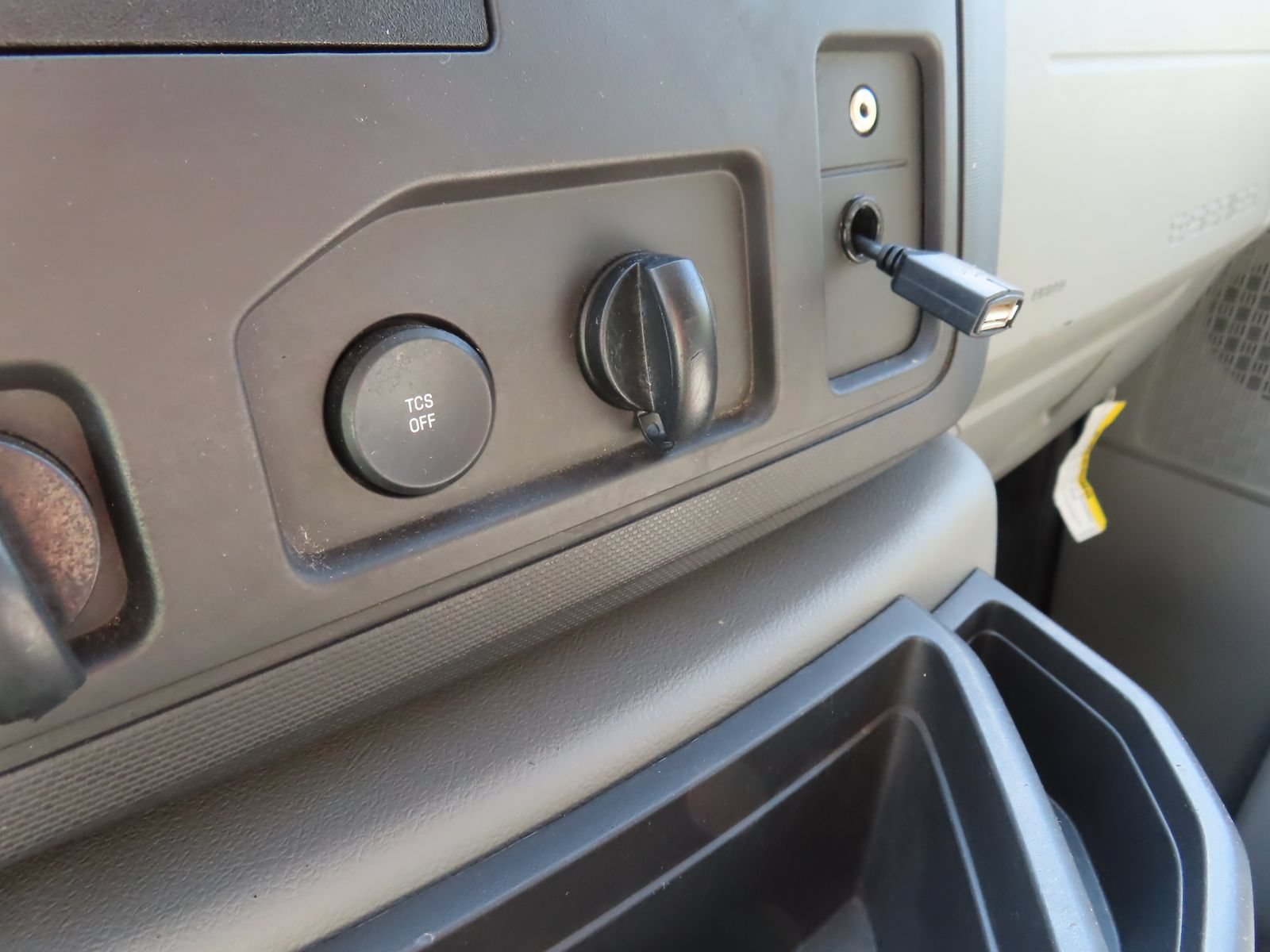 Used 2014 Ford E-350 and Econoline 350 XLT RWD image 21