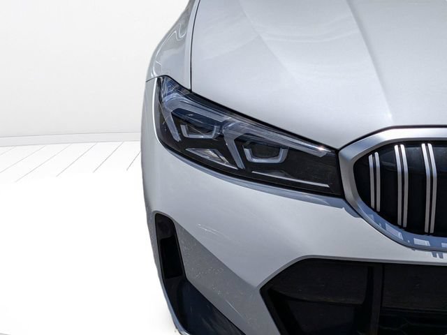 Used 2024 BMW 330i Sedan w/ M Sport Package RWD image 9