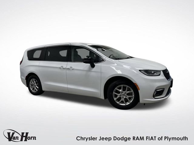 Used 2024 Chrysler Pacifica Touring-L