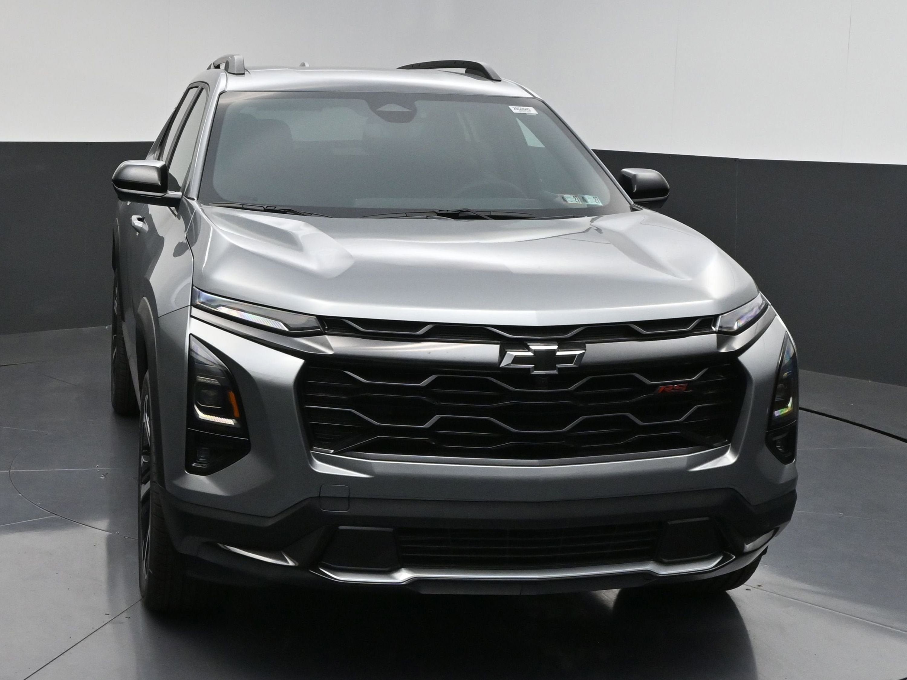 New 2026 Chevrolet Equinox RS w/ Safety and Technology Package AWD/4WD image 2