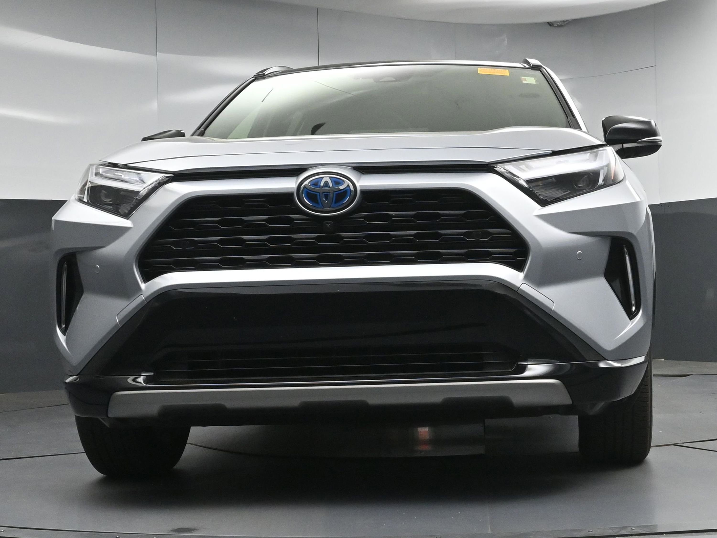Used 2024 Toyota RAV4 XSE AWD/4WD image 23