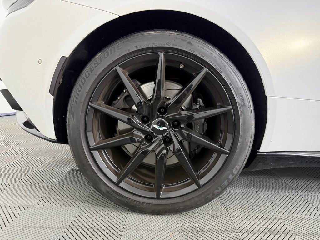 Used 2018 Aston Martin DB11 V12 image 13