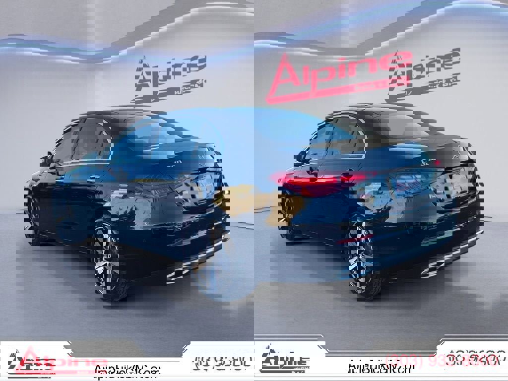 Used 2025 Mercedes-Benz C 300 4MATIC Sedan image 3