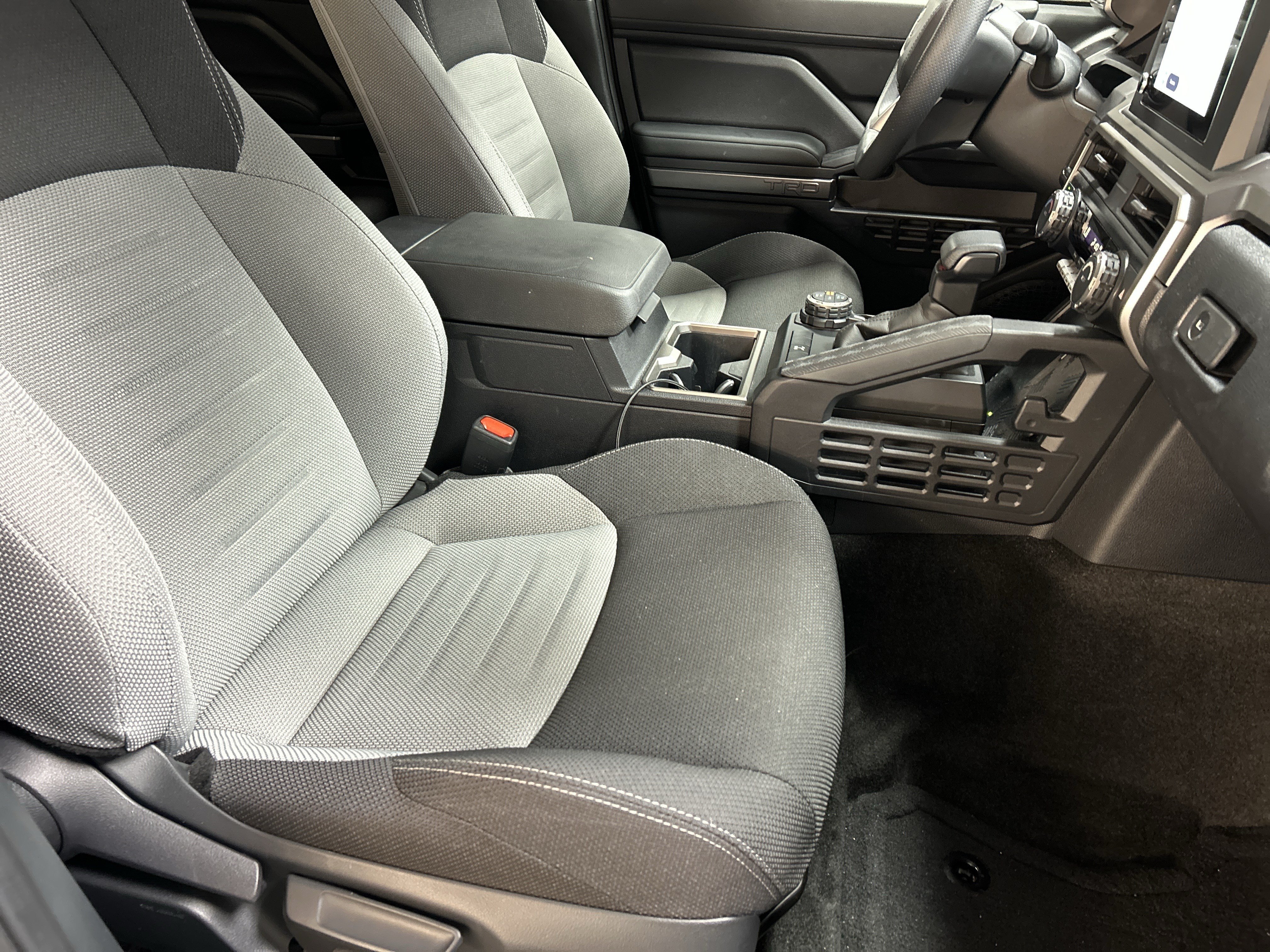 Used 2025 Toyota 4Runner TRD Off-Road AWD/4WD image 35