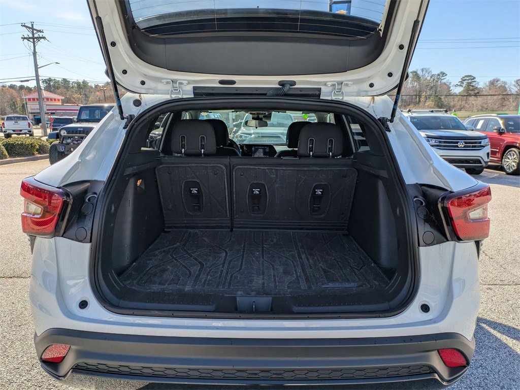 Used 2024 Chevrolet Trax RS image 28