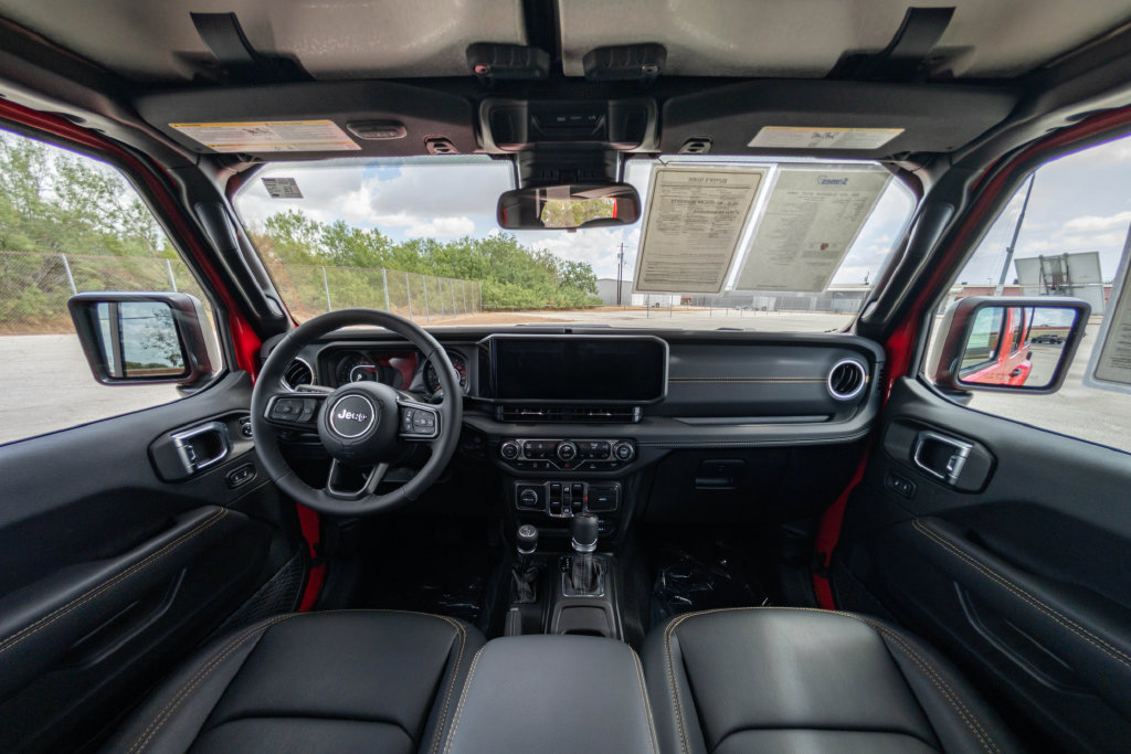 Used 2025 Jeep Gladiator Sport AWD/4WD image 18
