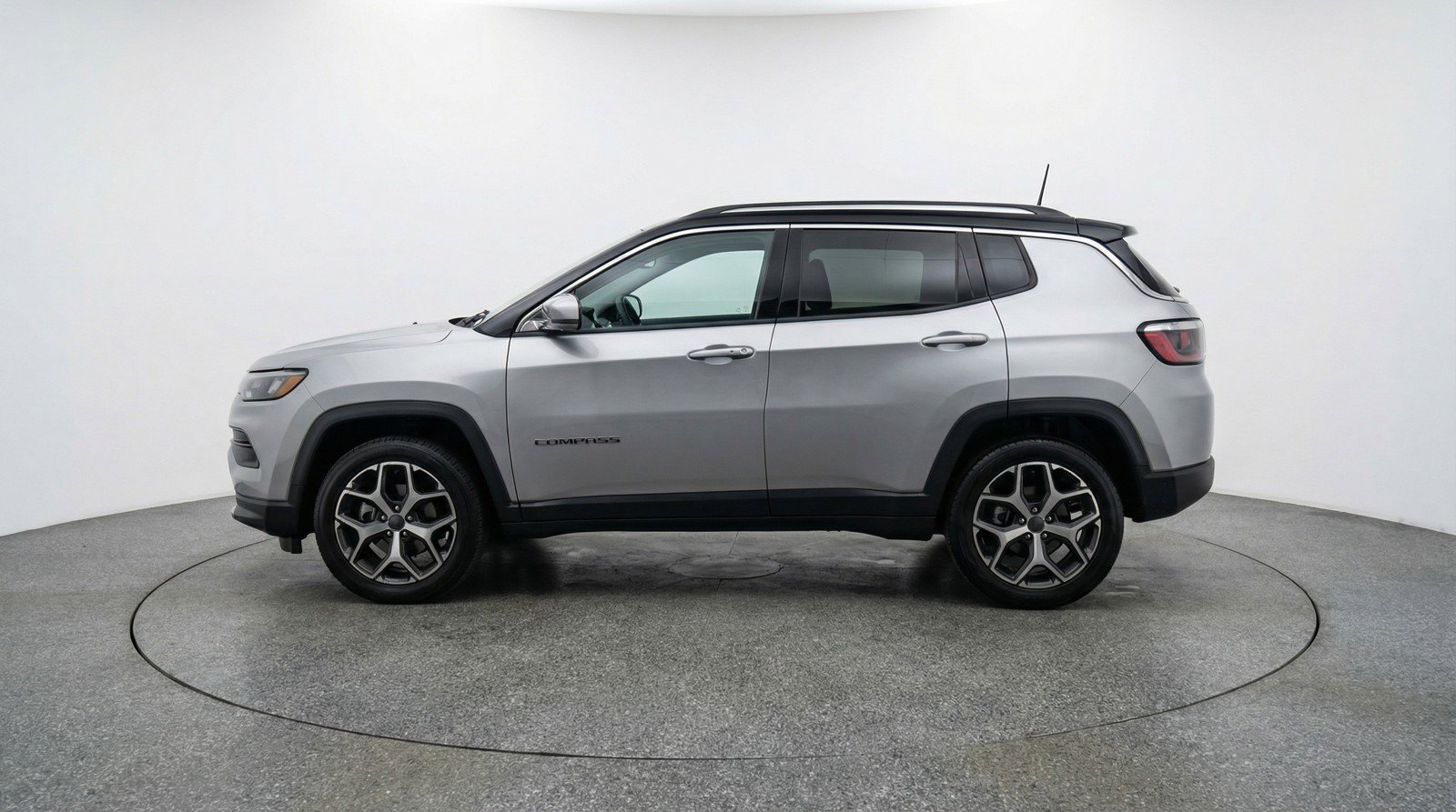 Used 2025 Jeep Compass Limited image 5
