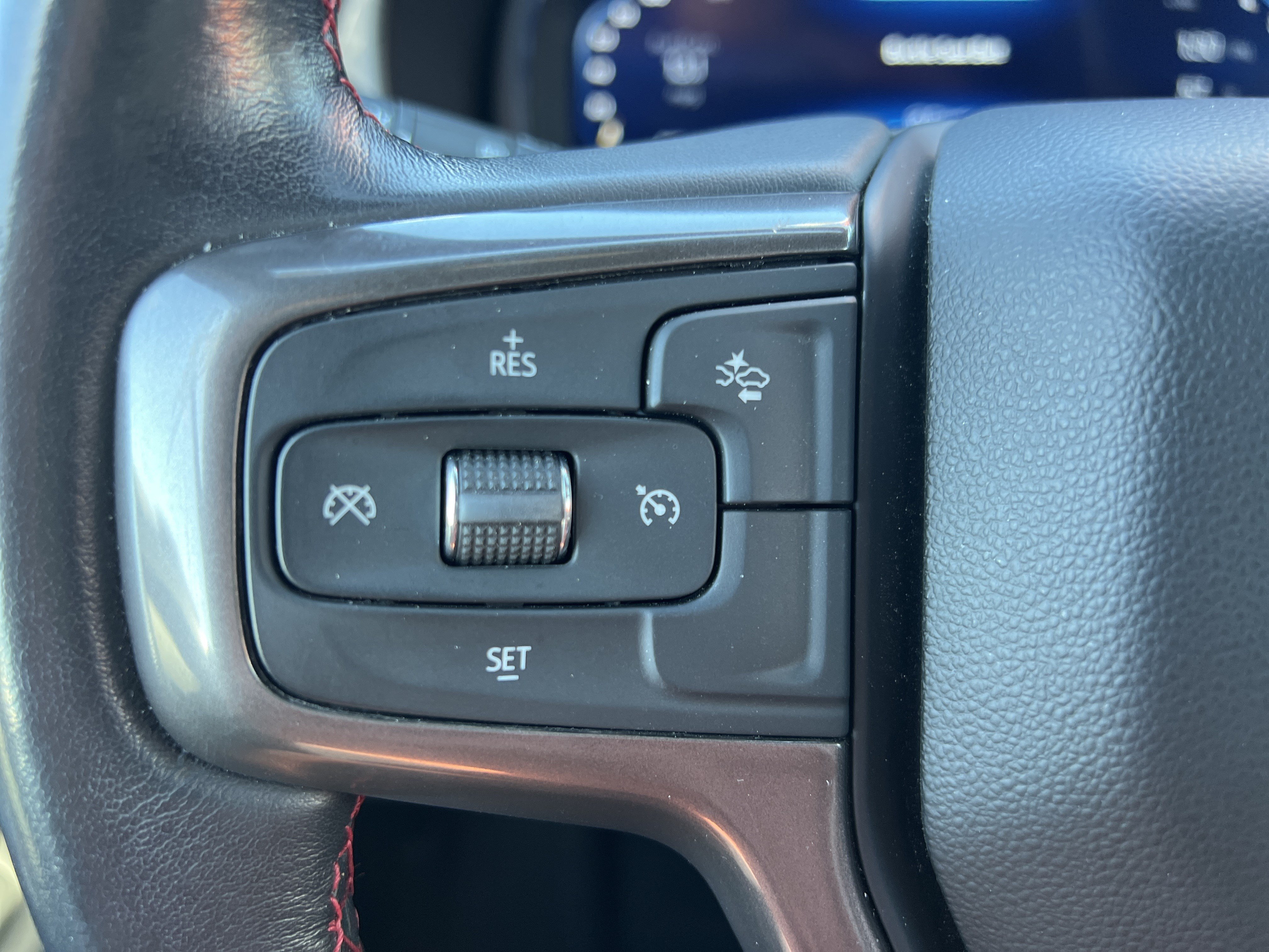 Used 2023 Chevrolet Suburban RST AWD/4WD image 21