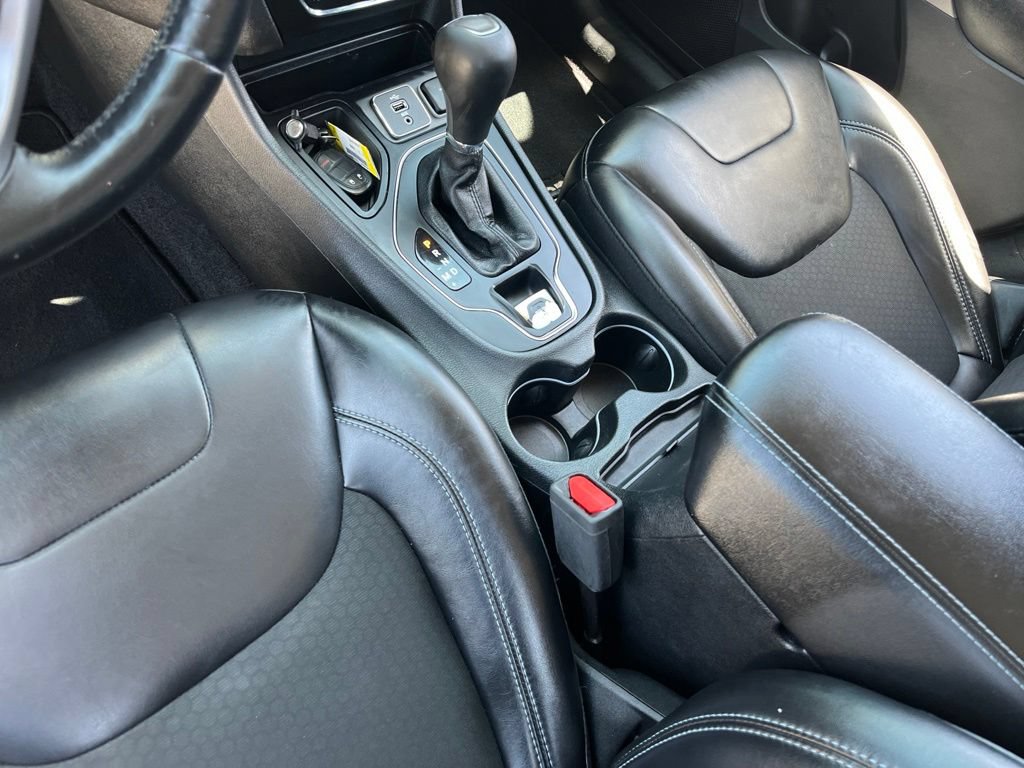 Used 2019 Jeep Cherokee Latitude Plus FWD image 21