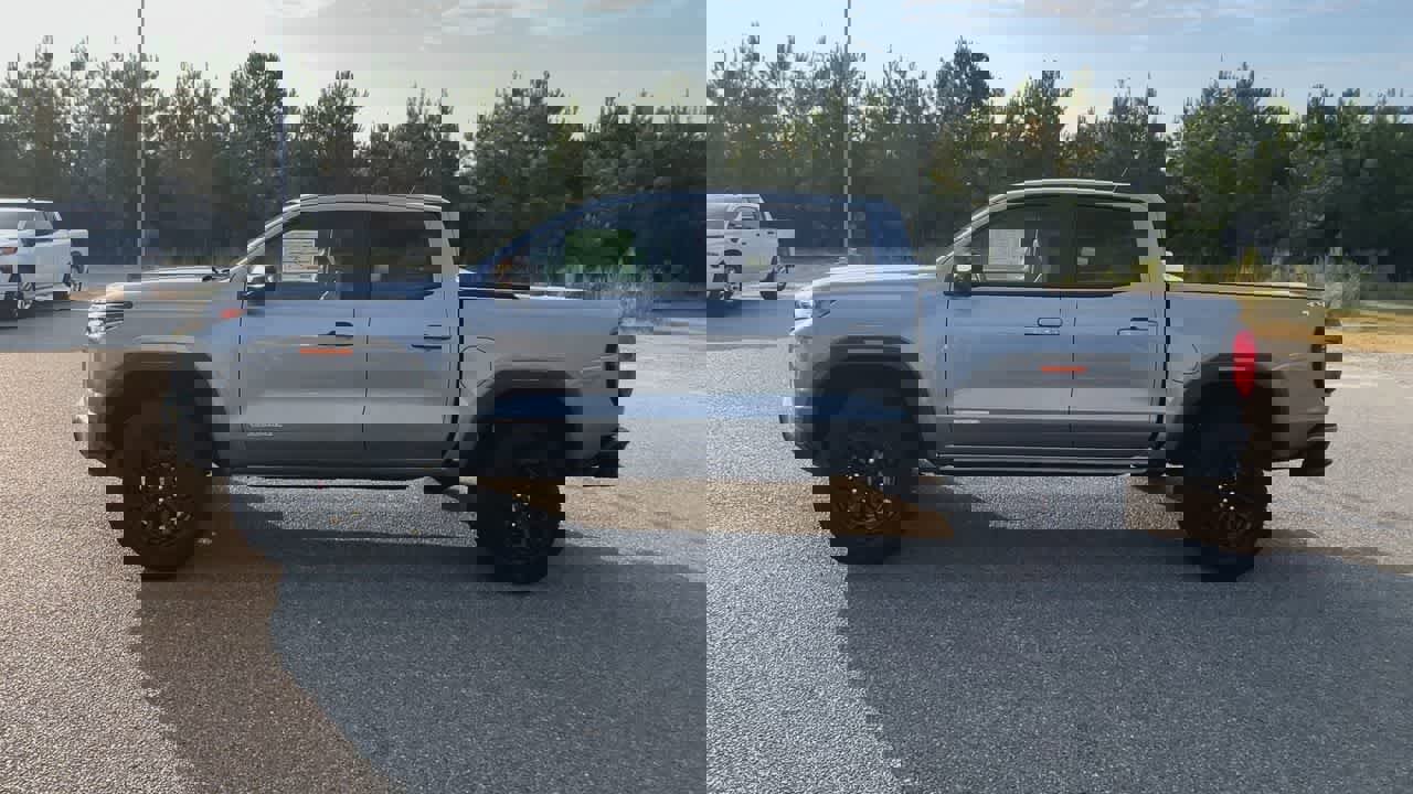New 2026 GMC Canyon Elevation w/ Convenience Package image 5