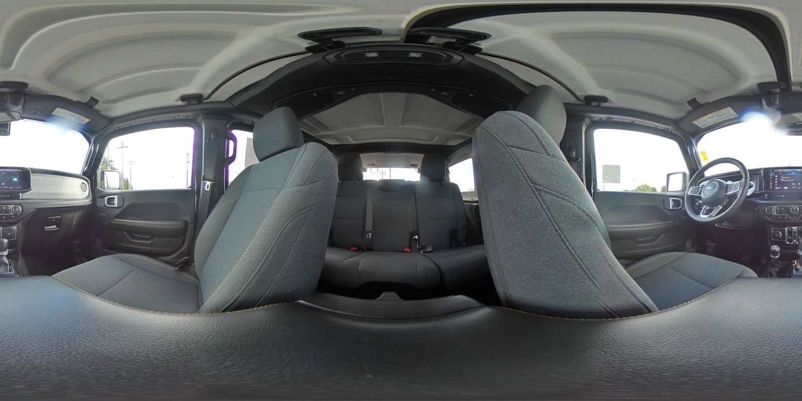 Used 2025 Jeep Wrangler Unlimited Sahara AWD/4WD image 42