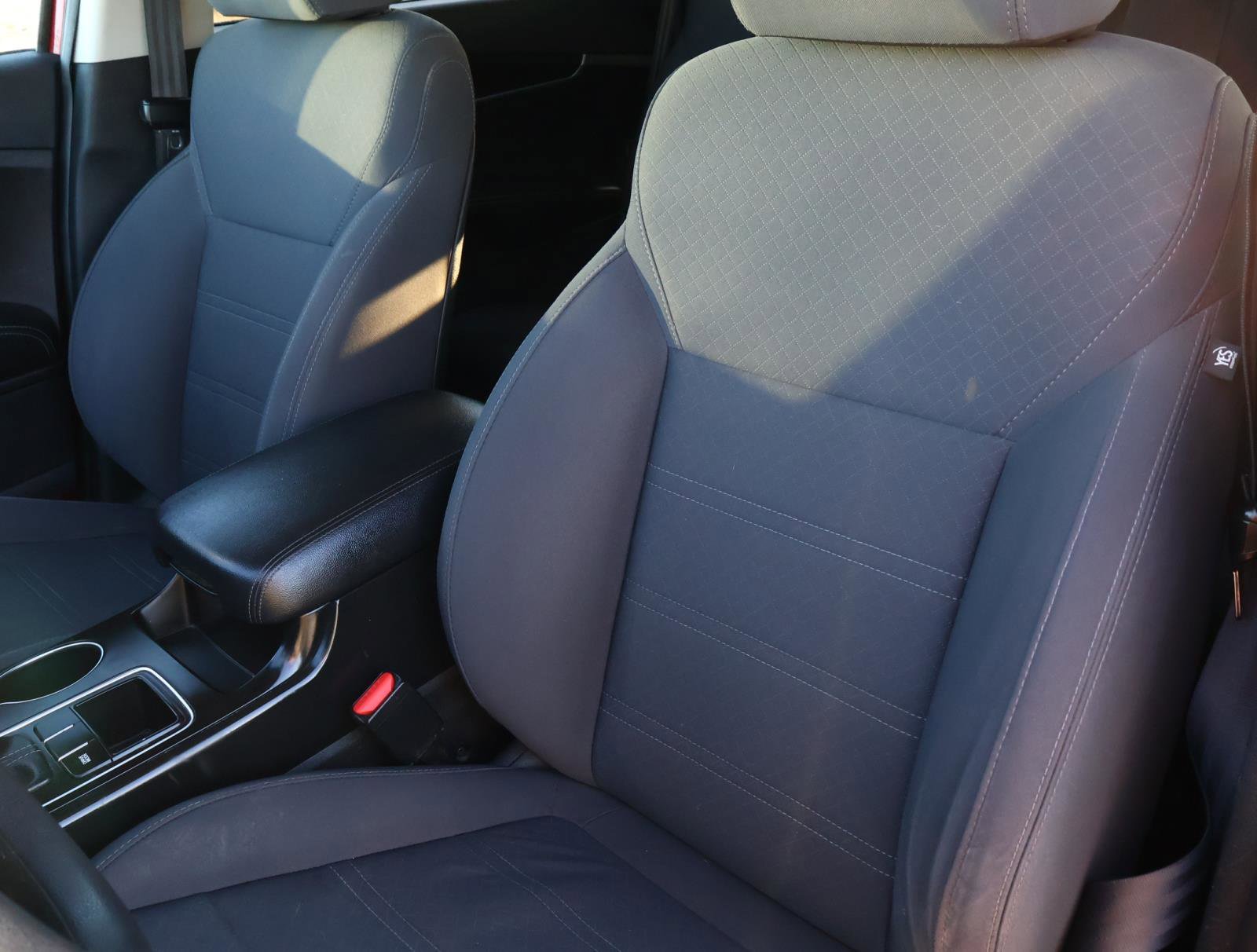 Used 2020 Kia Sorento LX image 12