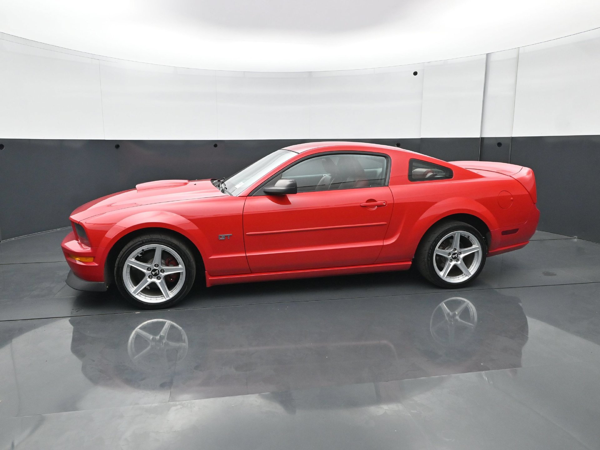 Used 2007 Ford Mustang GT Premium RWD image 3