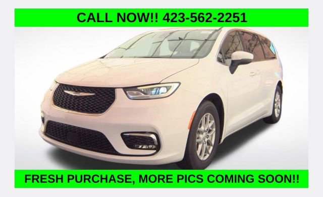 Used 2023 Chrysler Pacifica Touring-L image 1