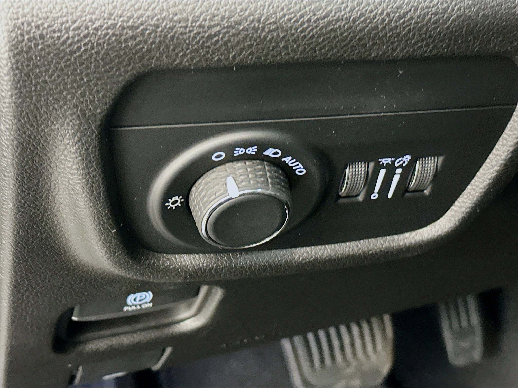 Used 2023 Jeep Grand Cherokee L Laredo image 17