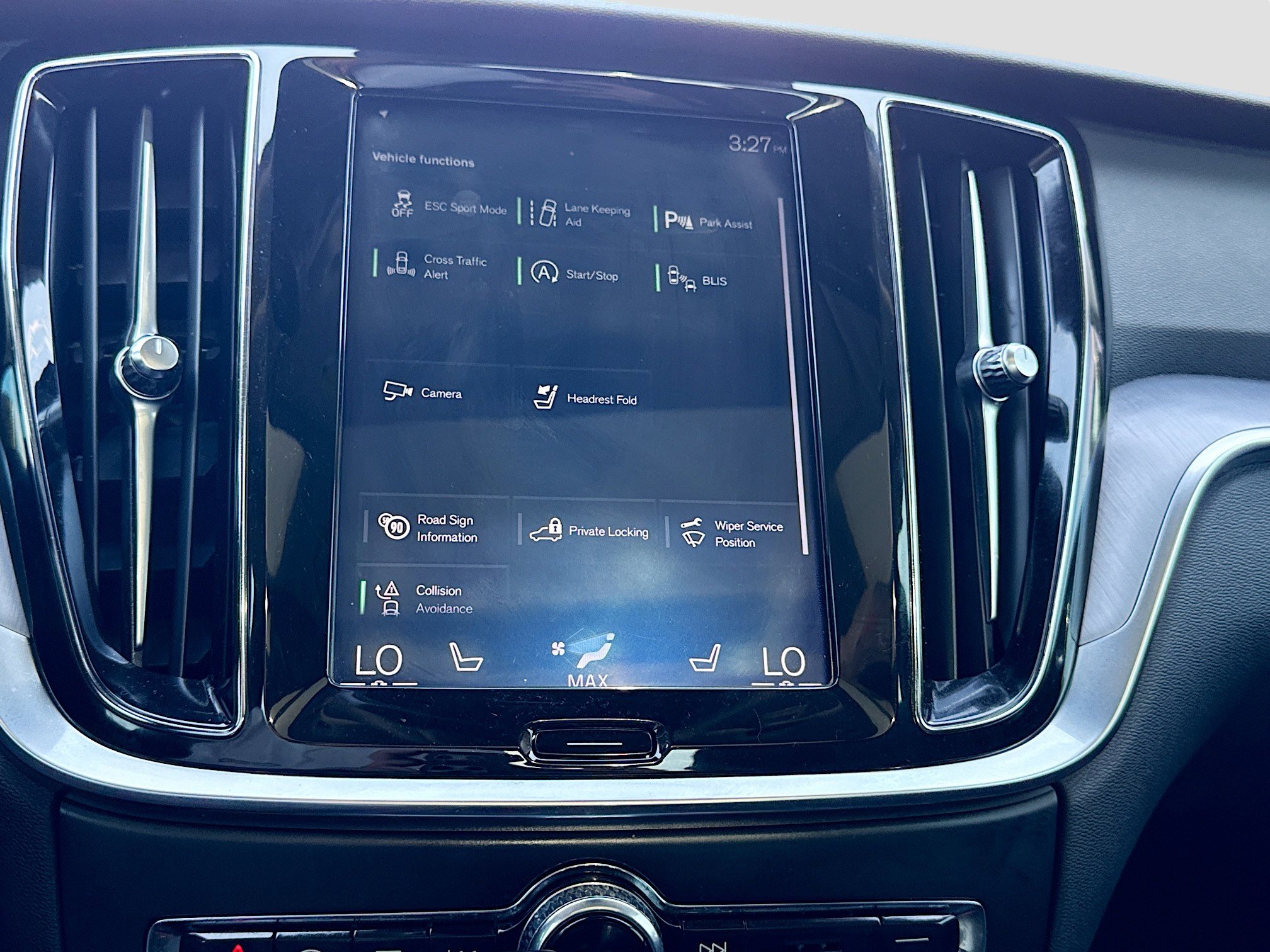 Used 2020 Volvo S60 T6 Momentum image 28