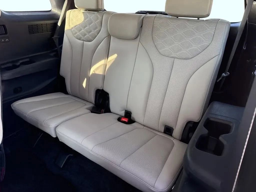 Used 2021 Hyundai Palisade Limited image 30