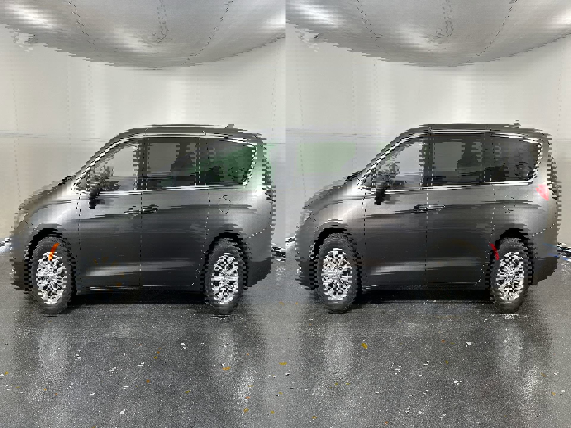 Used 2018 Chrysler Pacifica LX w/ Tire & Wheel Group image 7