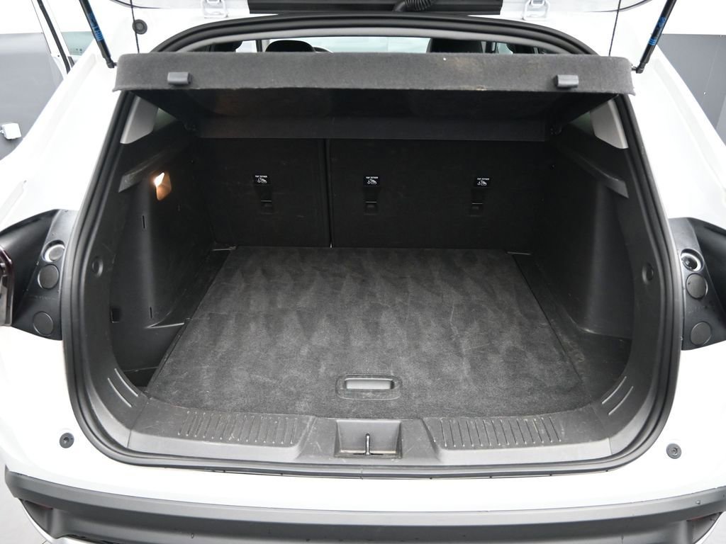 Used 2025 Chevrolet Trax LT image 11