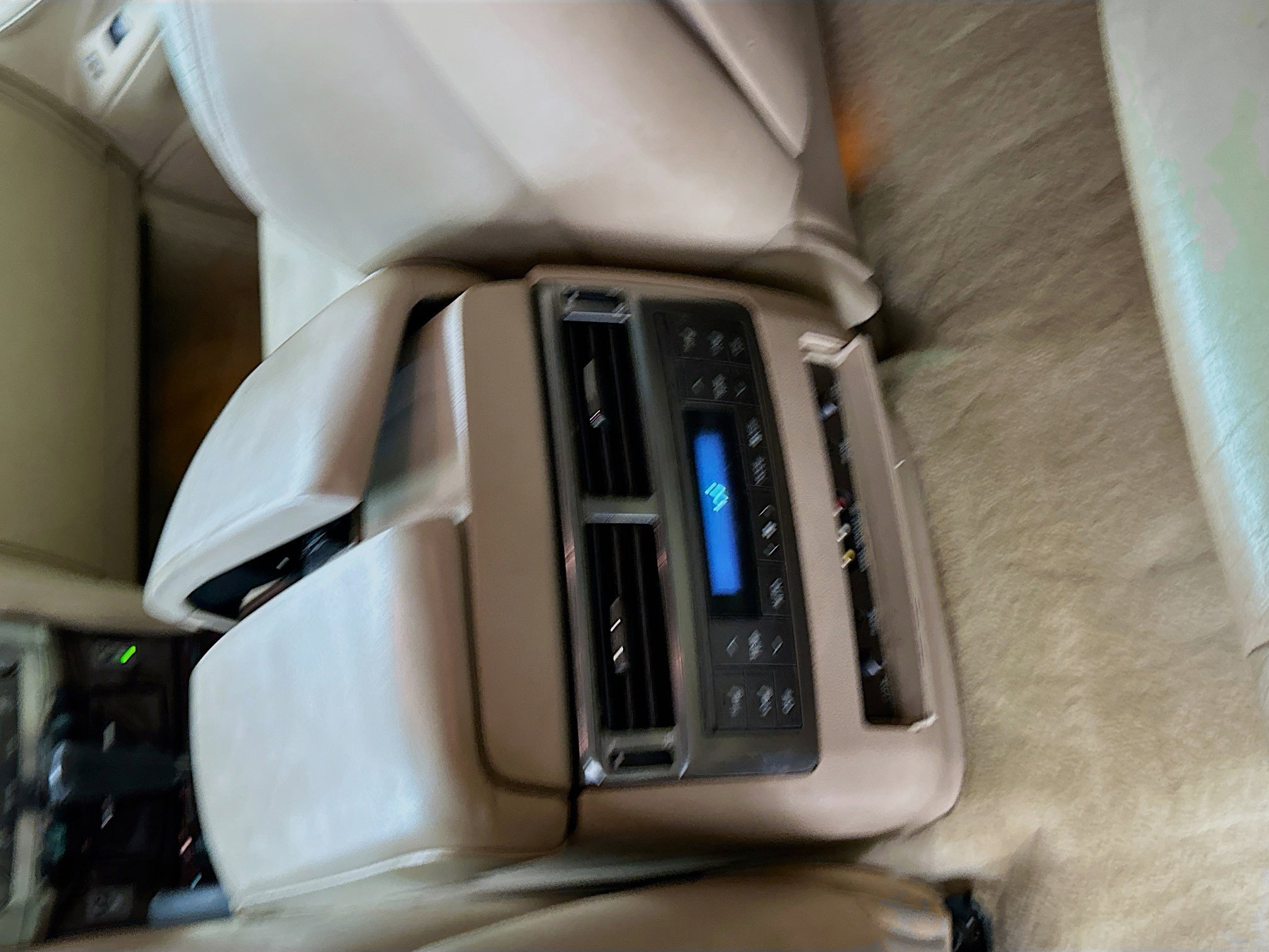 Used 2009 Lexus LX 570 4WD image 27