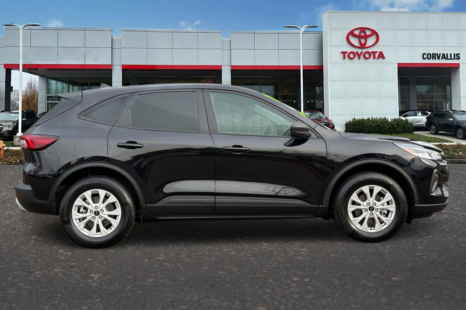 Used 2025 Ford Escape Active image 3