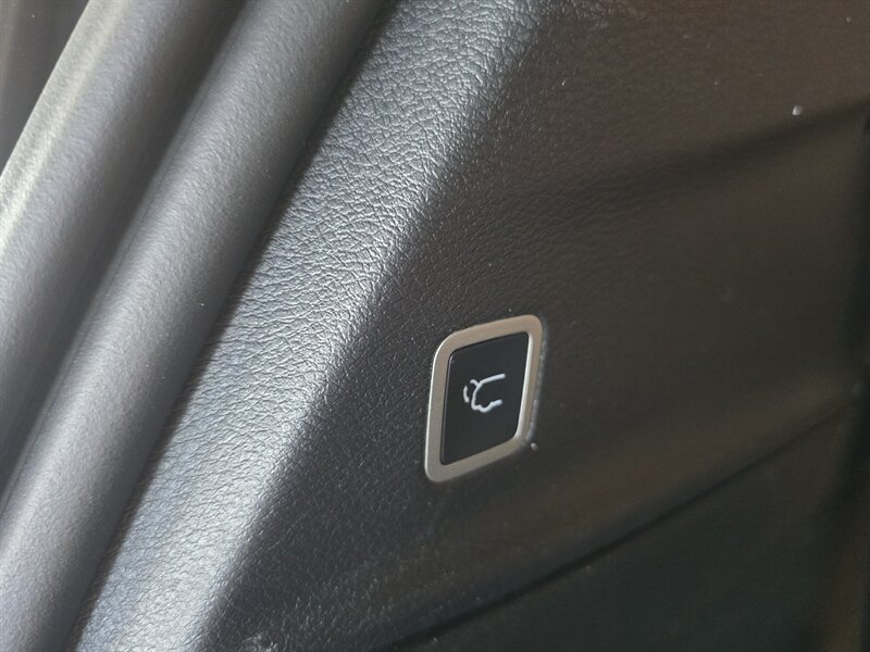 Used 2022 Chrysler Pacifica Pinnacle FWD image 44