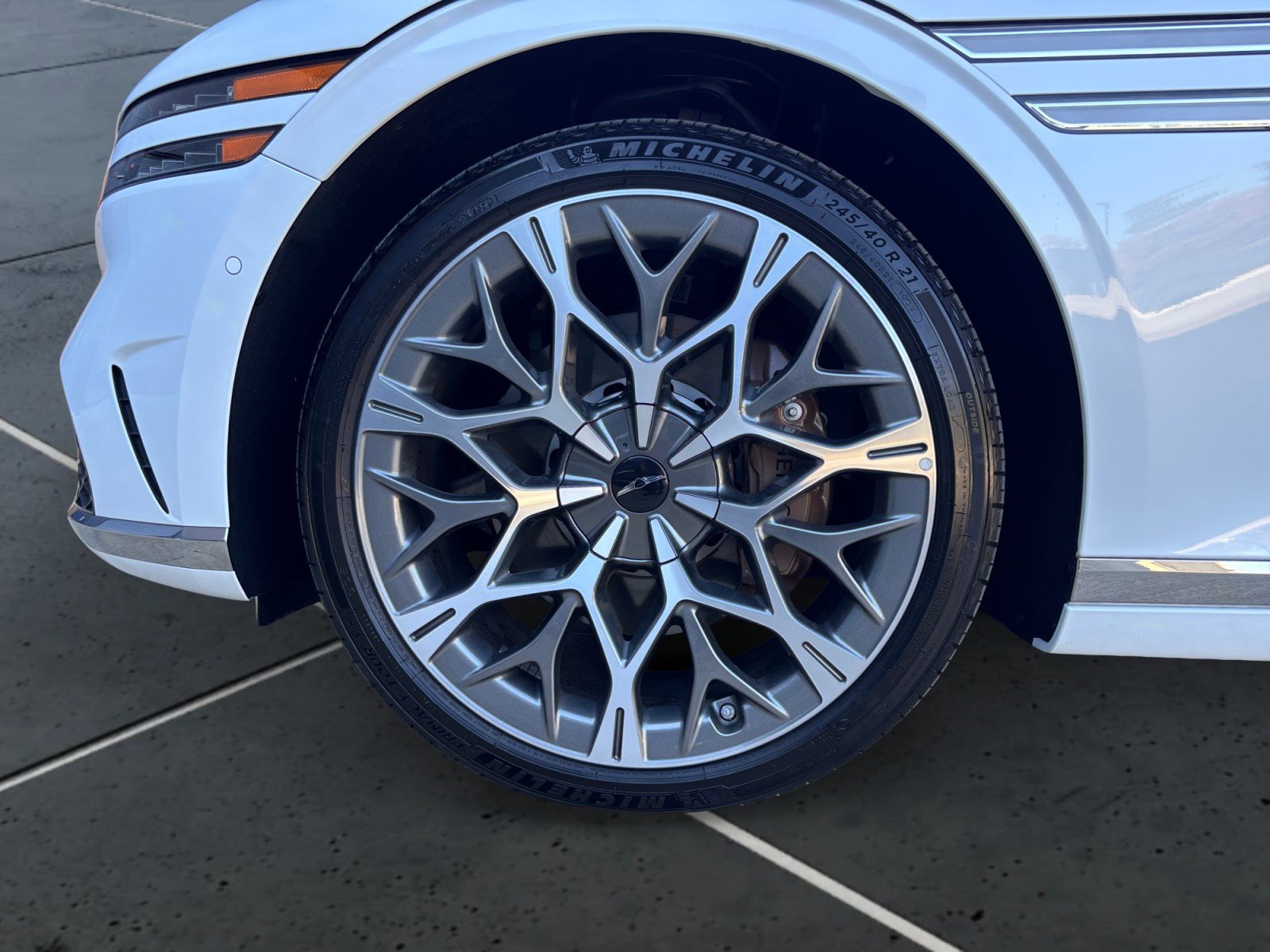 Used 2025 Genesis G90 3.5T image 14