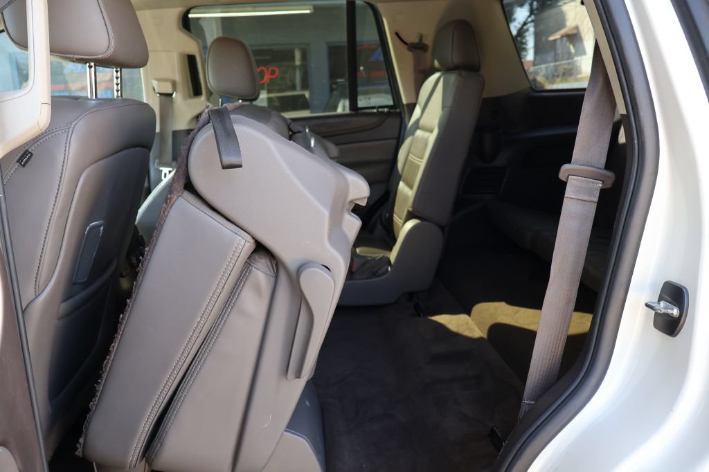 Used 2015 GMC Yukon Denali w/ Premium Package AWD/4WD image 32