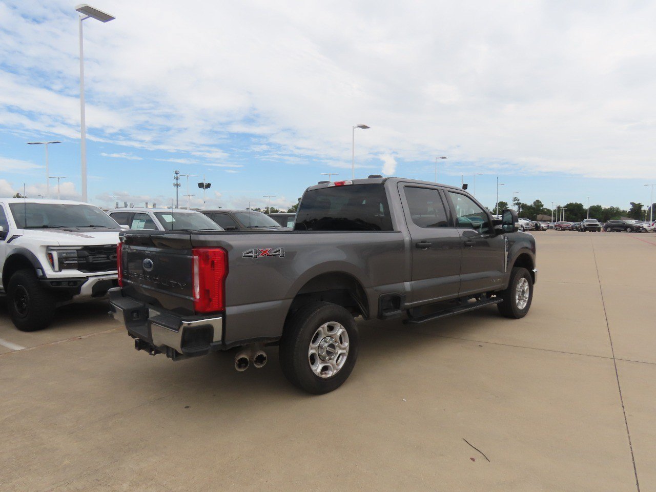 Used 2025 Ford F250 XLT AWD/4WD image 11