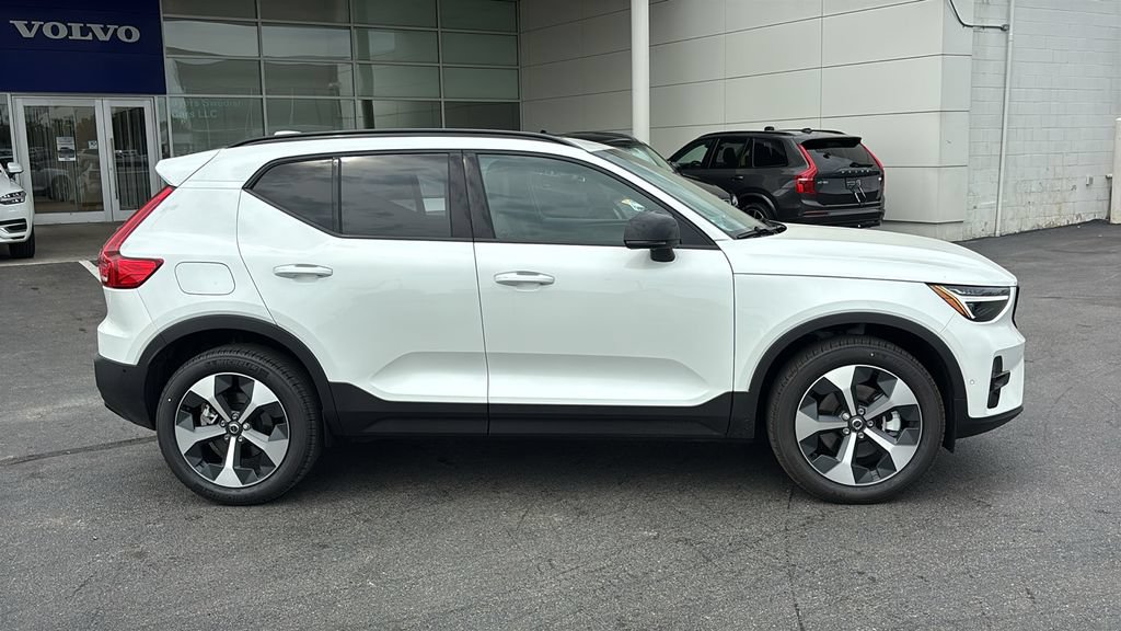 New 2026 Volvo XC40 B5 Plus w/ Protection Package Premier AWD/4WD image 28