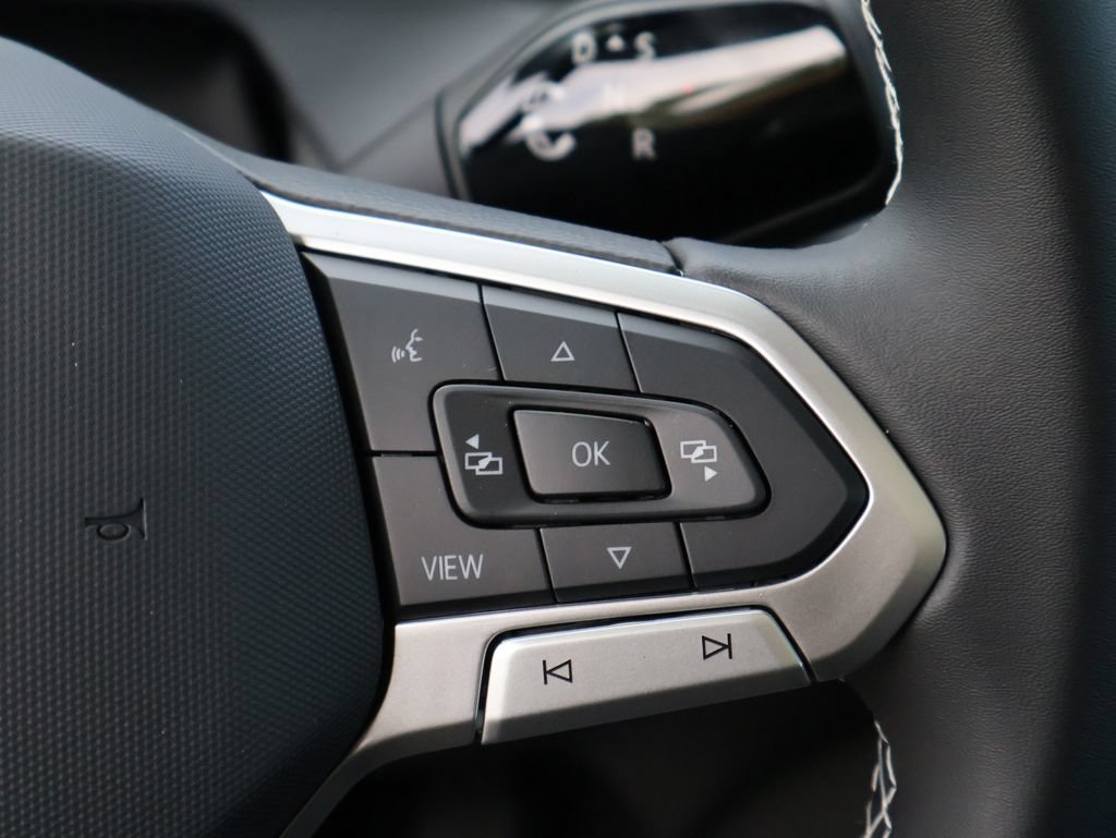 New 2026 Volkswagen Tiguan SE AWD/4WD image 32