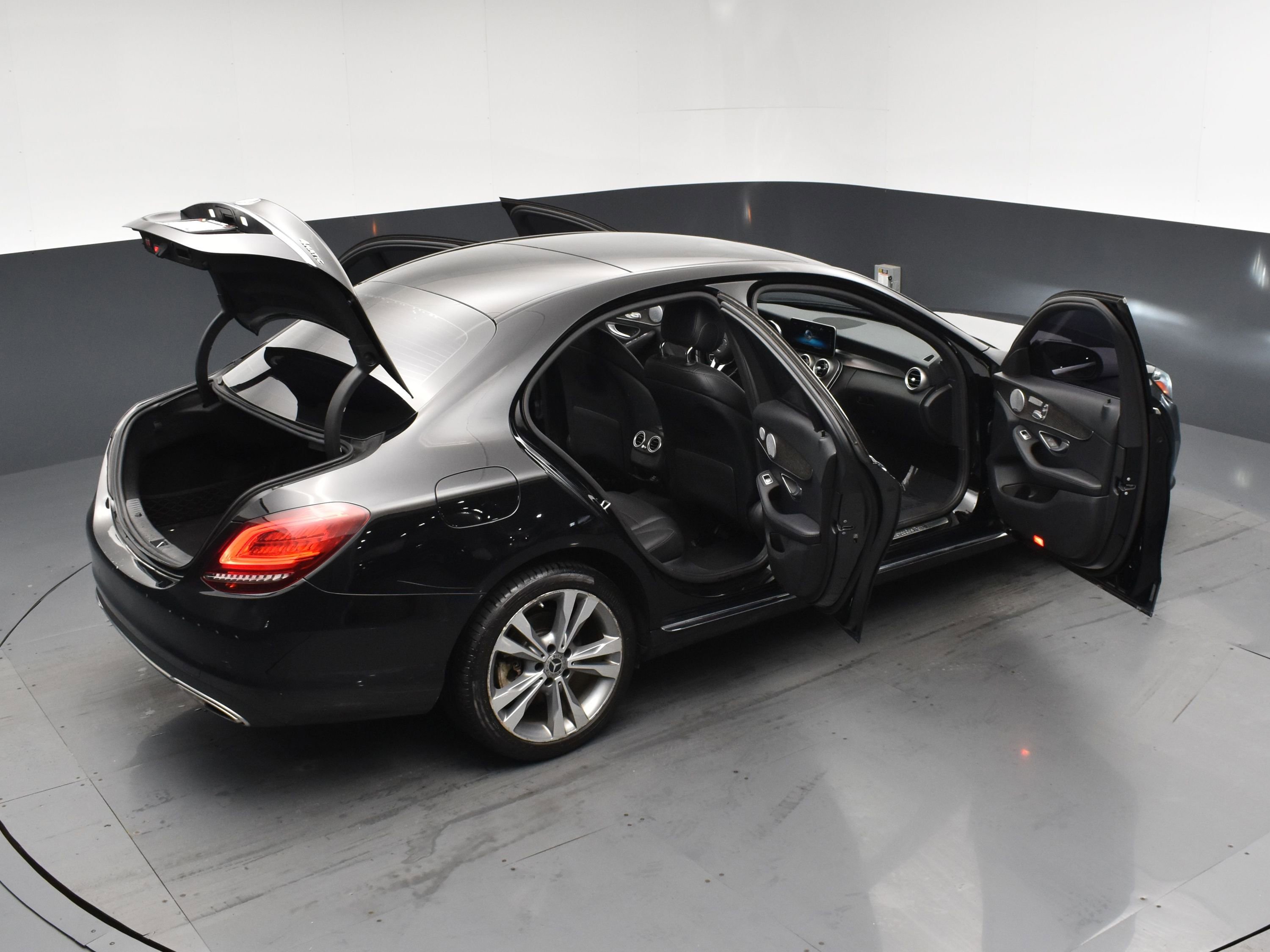 Used 2019 Mercedes-Benz C 300 4MATIC Sedan image 25