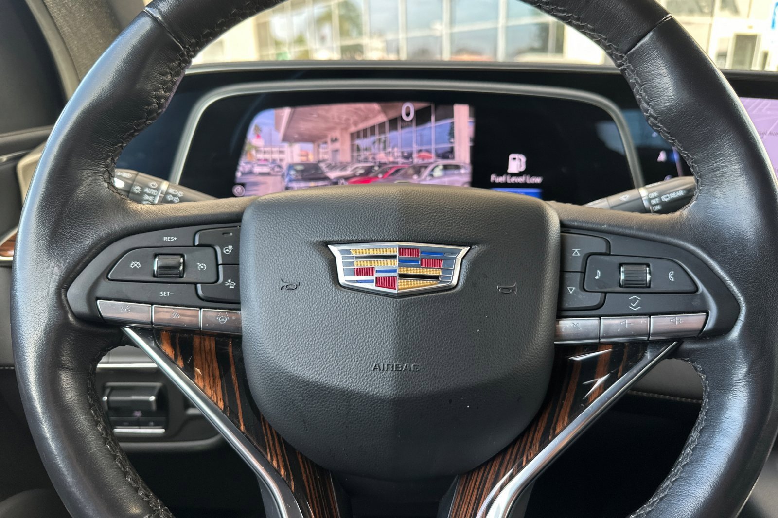 Used 2024 Cadillac Escalade Premium Luxury w/ Performance Package image 33